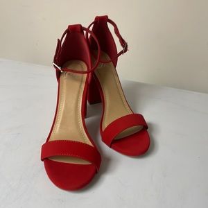 Red block heel (7 1/2)